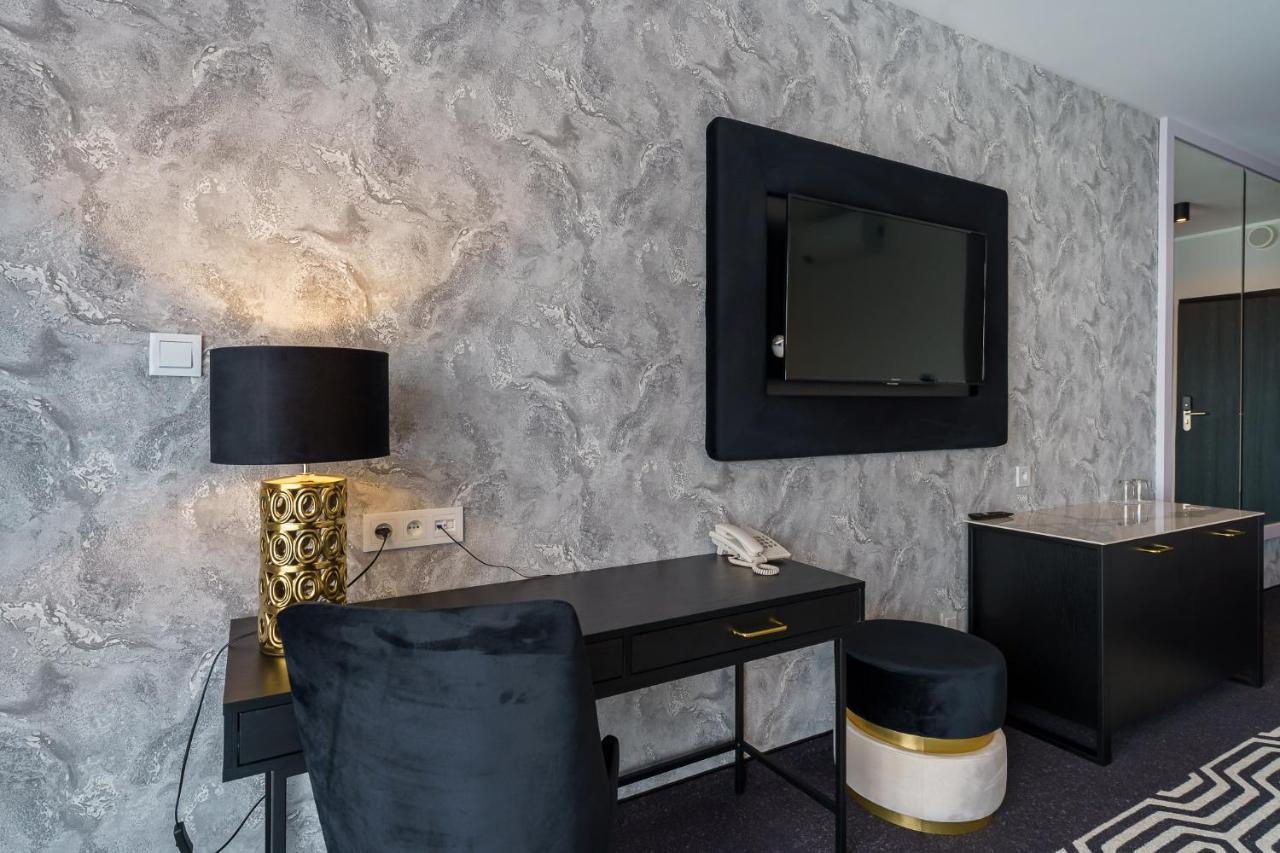 Hotel Solny Колобжег Экстерьер фото