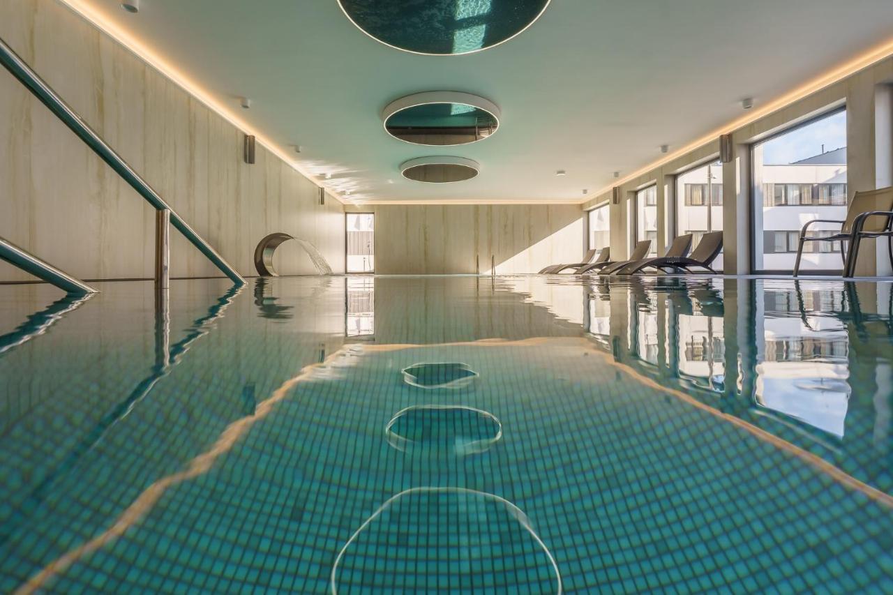 Hotel Solny Колобжег Экстерьер фото