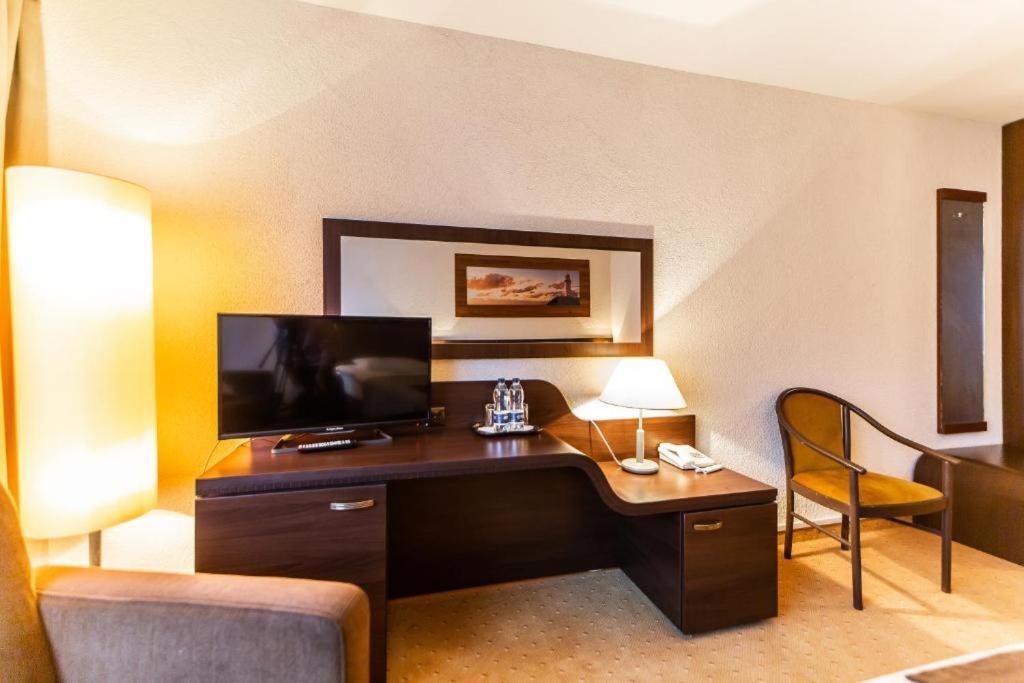 Hotel Solny Колобжег Экстерьер фото