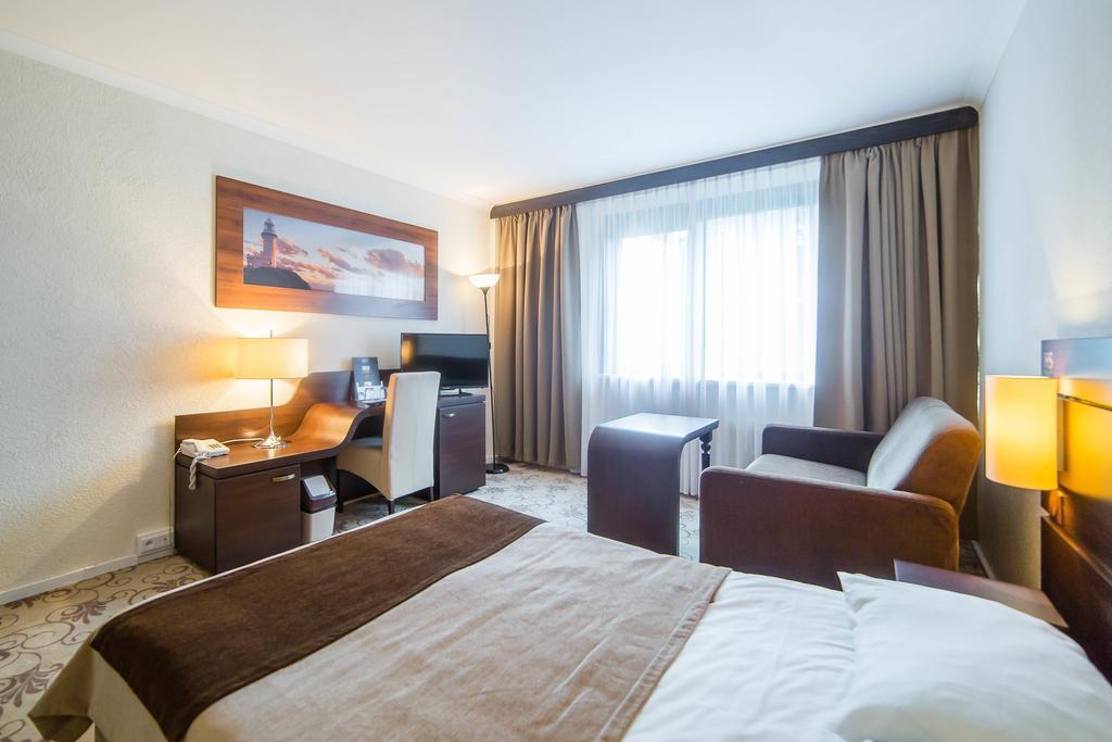 Hotel Solny Колобжег Экстерьер фото