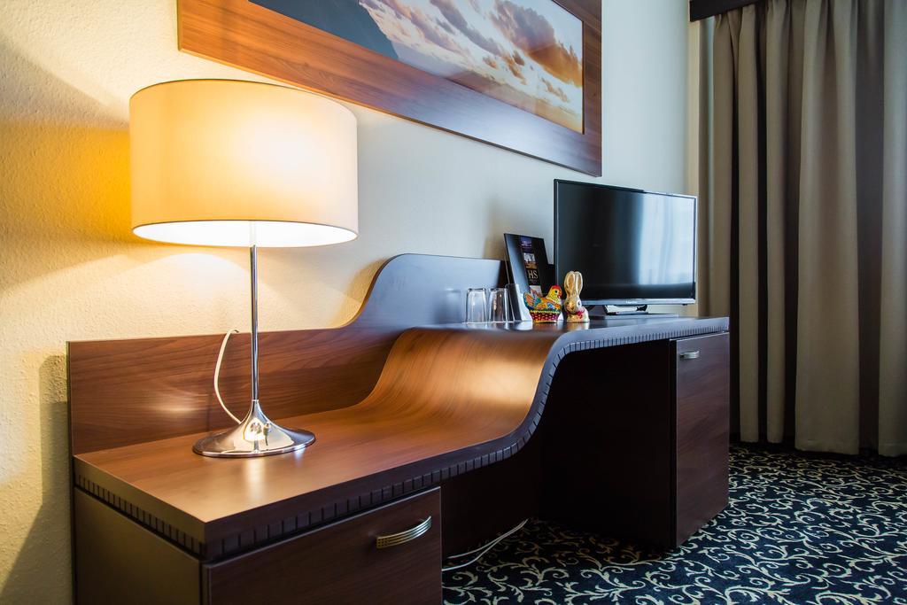 Hotel Solny Колобжег Экстерьер фото