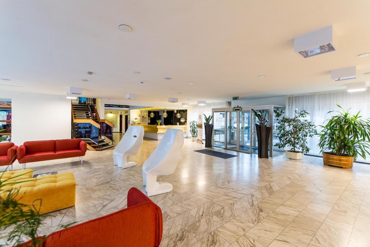 Hotel Solny Колобжег Экстерьер фото