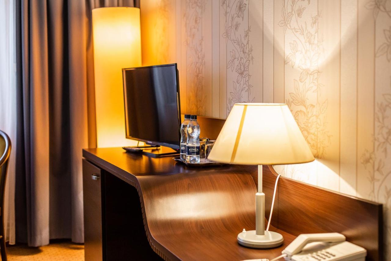 Hotel Solny Колобжег Экстерьер фото